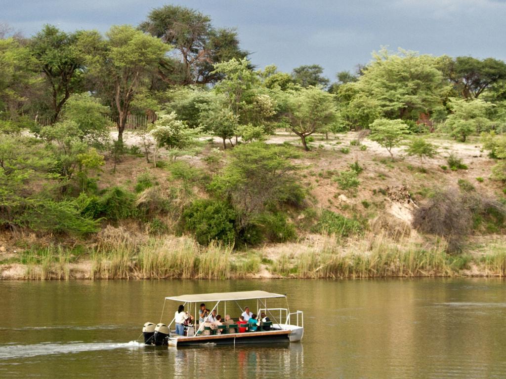 Gondwana Hakusembe River Lodge Рунду Екстер'єр фото