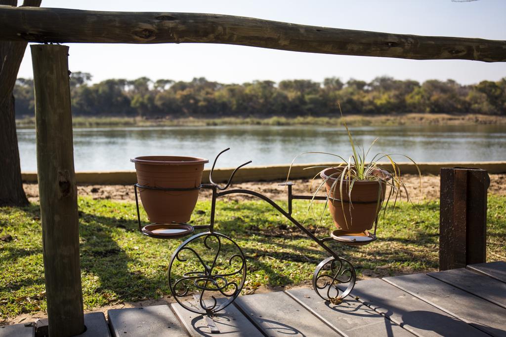 Gondwana Hakusembe River Lodge Рунду Екстер'єр фото