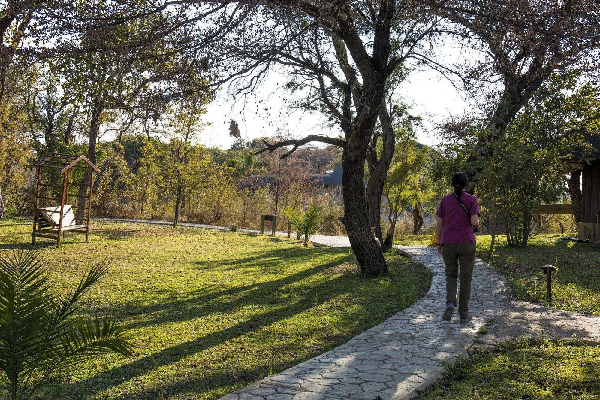 Gondwana Hakusembe River Lodge Рунду Екстер'єр фото